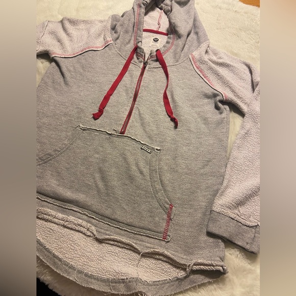 Roxy Sweaters - ROXY light grey raw hem pullover pink drawstring hoodie Large